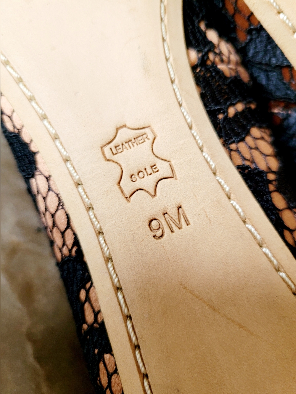 Tory Burch Chelsea Black/Nude Lace Ballet Flats with Gold Logo Charm US 9 NEW - Picture 14 of 16